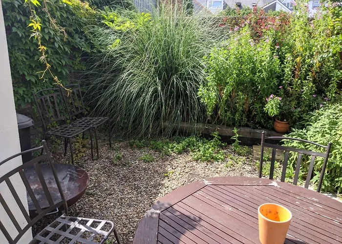 House For Families Or Groups Near Cardiff City Centre
